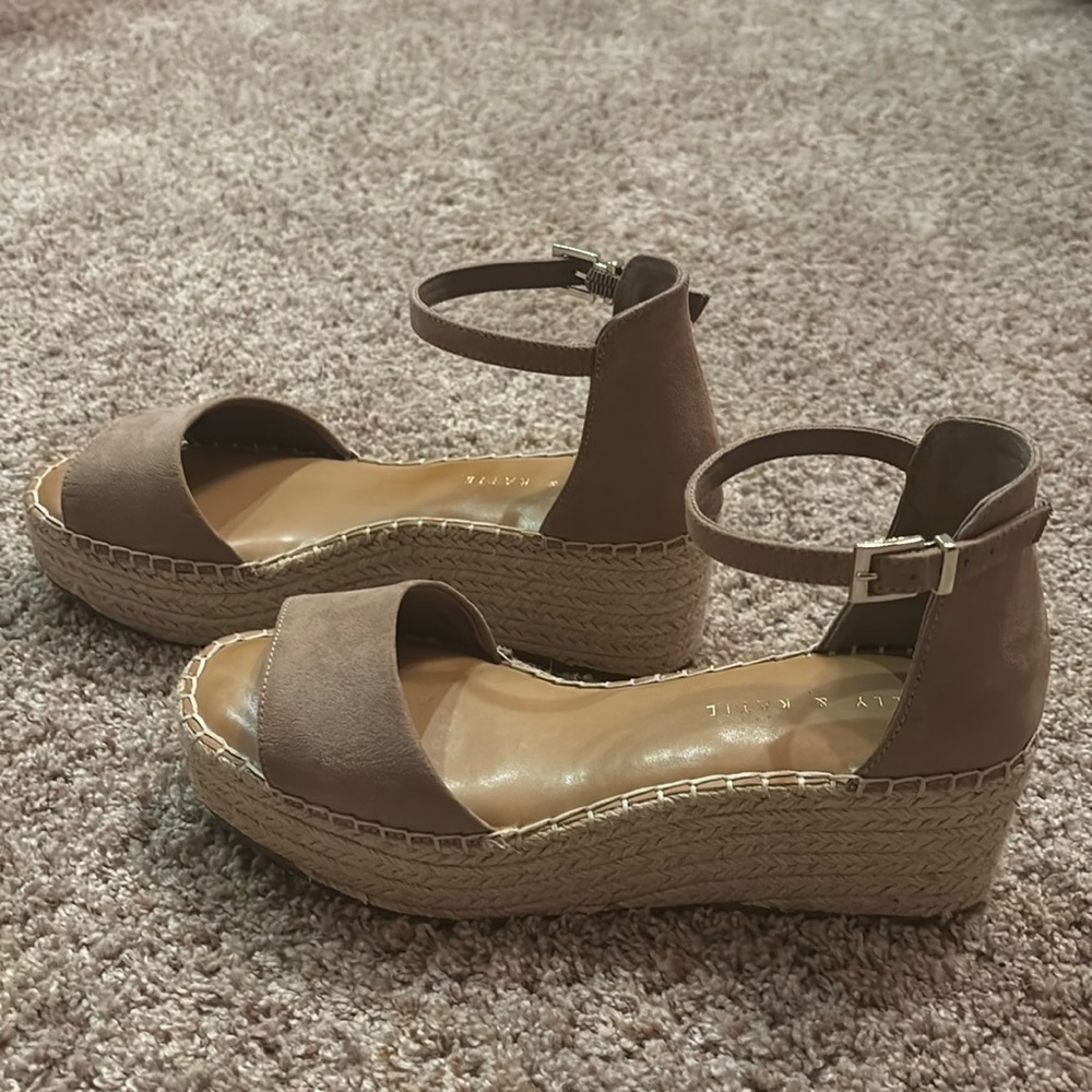 Women’s wedge heels tan Kelly & Katie